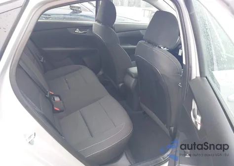 2020 Kia Forte Lxs z USA, uszkodzony, nr VIN 3KPF24AD8LE213920